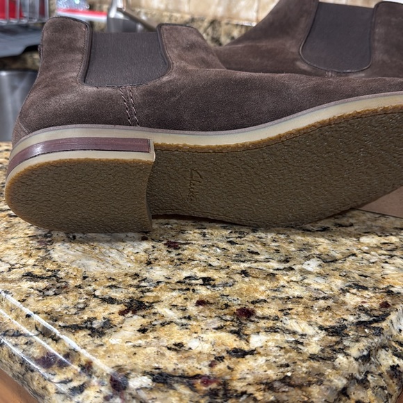 Clark’s Jaxen Brown Chelsea Boot Size 11M - Picture 2 of 2
